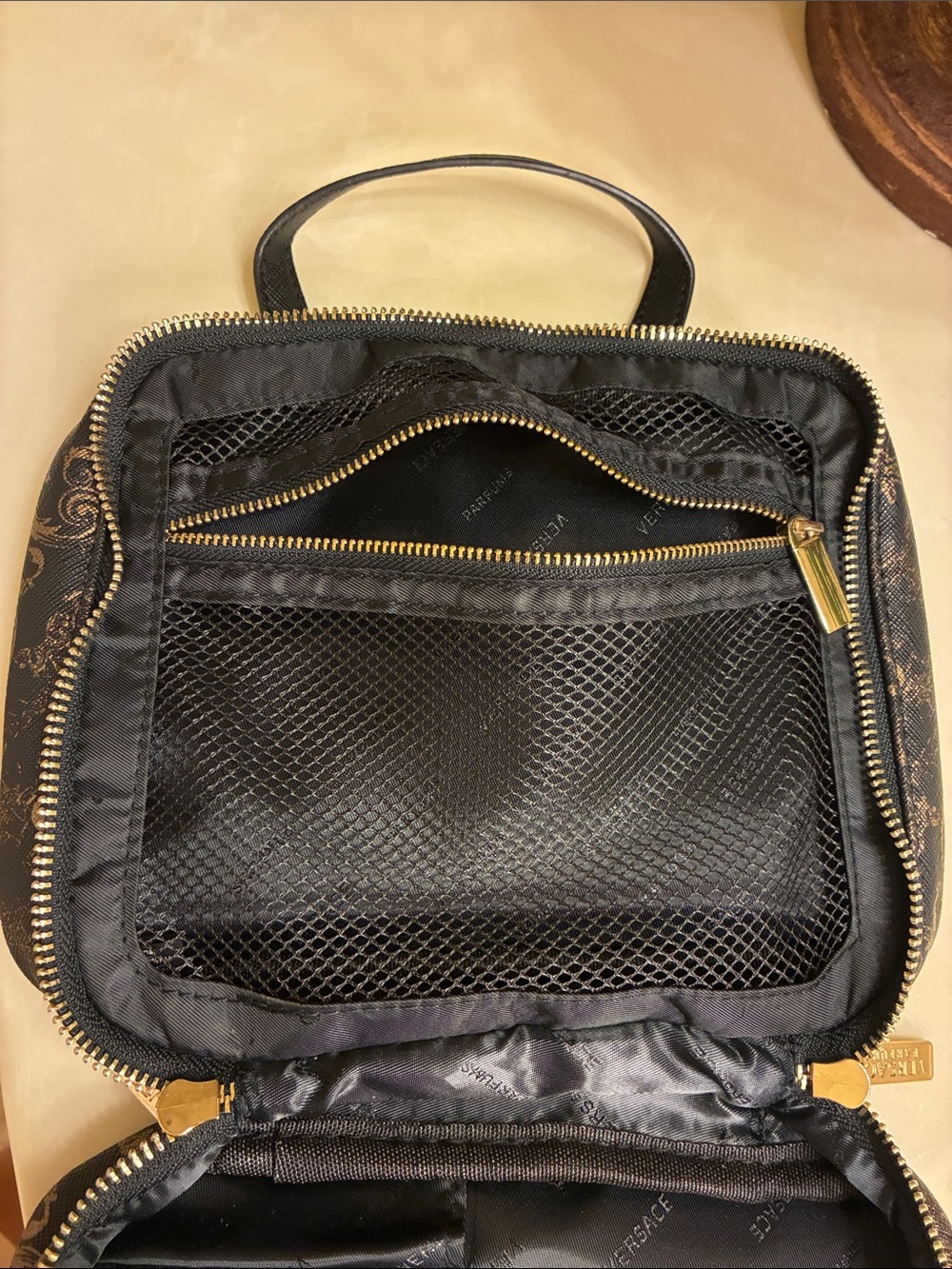VERSACE Makeup Perfume Toiletry Organizer Bag NWOT - Picture 5 of 11